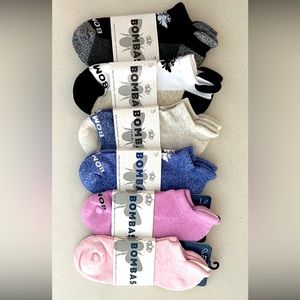 Bombas 5 pack multi color ankle socks. Size Medium